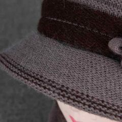 新品■レトロ風　上品ニット帽子の画像