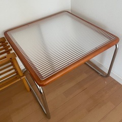 韓国おしゃれ　テーブルの画像