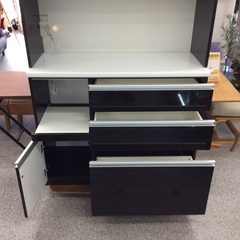 【松田家具のキッチンボード】キッチンボード 松田家具　ダイニングボード レンジボード レンジ台 食器棚 スライド扉  幅116.2cm：ダークブラウンの画像