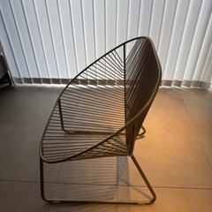 フレームチェア　ゴールドの画像