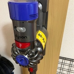 動作確認済　ダイソンV8 fluffyスタンド付きの画像