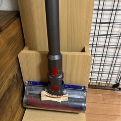 動作確認済　ダイソンV8 fluffyスタンド付きの画像