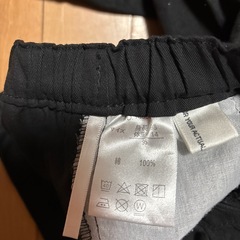 黒のズボン、サイズ95の画像