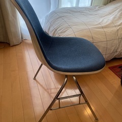 イームズ　チェアの画像