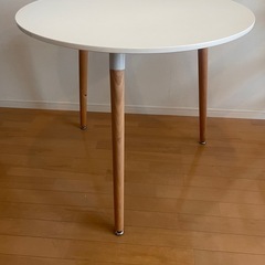 白　丸テーブル　　の画像