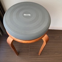 タニタバランスクッション+丸イスのセットの画像