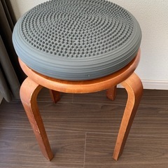 タニタバランスクッション+丸イスのセットの画像