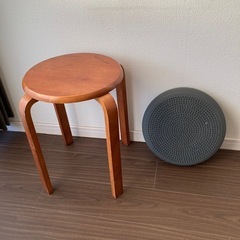 タニタバランスクッション+丸イスのセットの画像