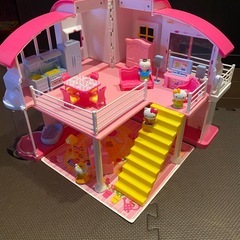 ハローキティのファミリーハウスの画像