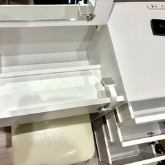 【取引先決定済み】ドレッサー💄デスク　定価27990円【デパコスおまけ付】の画像