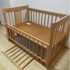 ベビーベッドの画像