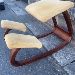 ヴァリエール　ノルウェー バランスチェアの画像