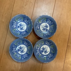 食器お皿4枚セットの画像