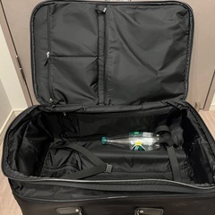 TUMI キャリーケースの画像