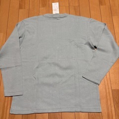 未使用タグ付綺麗な色のトレナー、サイズMの画像