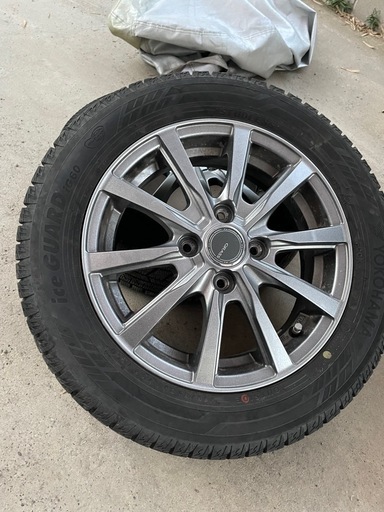 スタッドレスタイヤ4本（交渉中のためお問い合わせご遠慮ください）