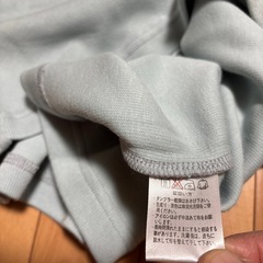 未使用タグ付綺麗な色のトレナー、サイズMの画像