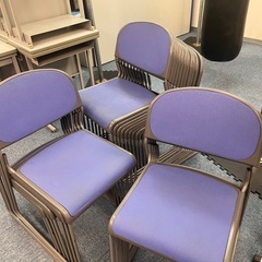 塾の椅子の画像