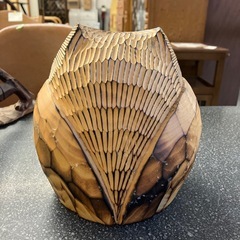 K2511-399 木彫りのフクロウ 置物 オブジェ インテリア 縁起物 キズ汚れ有りの画像