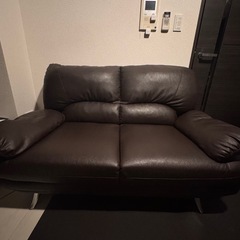 【表示額の期間限定半額中】高級感2人がけソファの画像