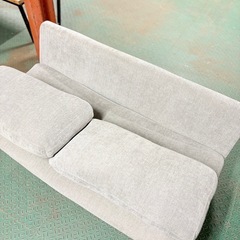 グレー ファブリックソファ 2人掛けの画像