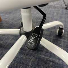 【Komene オフィスチェア ホワイト×ブラック メッシュ 人間工学チェア】引き取り限定　転売OK　倒産品　まとめ売り　ネット商材　アマゾン引き上げ商品　メルカリ　副業の画像