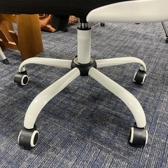 【Komene オフィスチェア ホワイト×ブラック メッシュ 人間工学チェア】引き取り限定　転売OK　倒産品　まとめ売り　ネット商材　アマゾン引き上げ商品　メルカリ　副業の画像