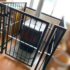 鉄製ストーブガード フェンス 🔥 薪ストーブ・ペレット・石油ストーブ対応｜頑丈・重厚｜床固定タイプ 安全柵の画像