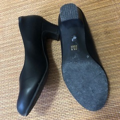 フォーマルパンプスの画像