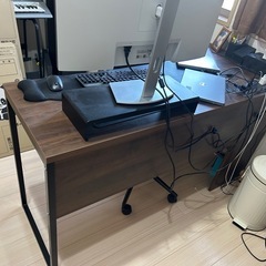 L字デスクの画像