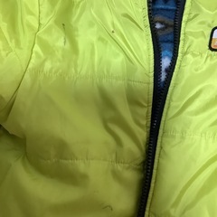 130 cmリバーシブル　中綿入りジャンパー　フリース 黄緑 の画像