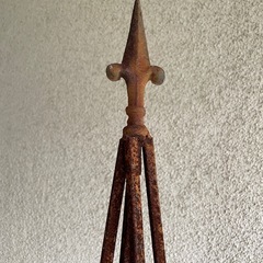 古いアイアン製オベリスク-アーチ/フェンス/バラの画像