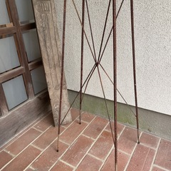 古いアイアン製オベリスク-アーチ/フェンス/バラの画像