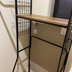 洗濯機上に設置するスチールラックの画像