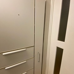 冷蔵庫脇収納の画像