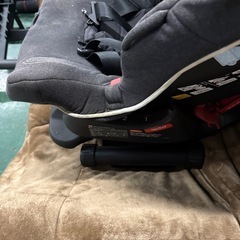 訳あり価額です！！AILEBEBE チャイルドシートの画像