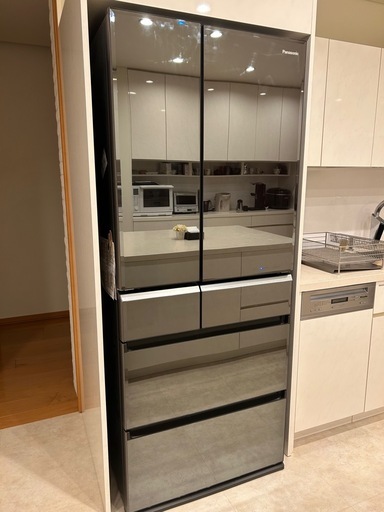 Panasonic 冷蔵庫　605リットル