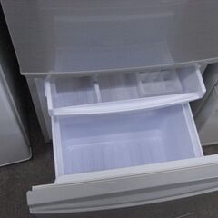 （★1台限り★ジモティー特典あり★扉が左に開くタイプの）シャープ　2ドア冷蔵庫１６７L　２０１９年製　SJ-D17E　48cm幅　シルバー　霜取り　　高く買取るゾウ八幡東店の画像