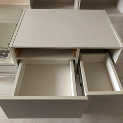 鏡付きドレッサーの画像