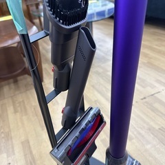 【ドリーム川西店御来店限定】☆ジモティー見たよ♪割引☆Dyson V8 Slim Fluffy SV10／クリーニング済み【99560000038030】の画像
