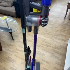 【ドリーム川西店御来店限定】☆ジモティー見たよ♪割引☆Dyson V8 Slim Fluffy SV10／クリーニング済み【99560000038030】の画像