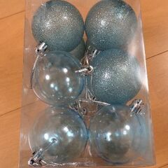 クリスマスツリーのオーナメントの画像