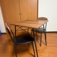 ダイニング4点セット（テーブル＋椅子2脚＋サイドテーブル）12/6までに引取り希望の画像