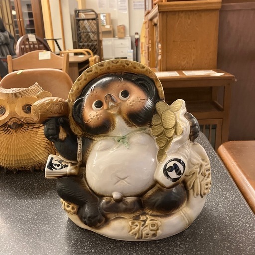 K2511-400 信楽焼 タヌキ 置物 オブジェ インテリア 縁起物 陶器 キズ