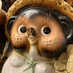 K2511-400 信楽焼 タヌキ 置物 オブジェ インテリア 縁起物 陶器 キズ汚れ有りの画像