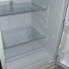 （★1台限り★ジモティー特典あり★冷凍室に霜が付かない）シャープ　2ドア冷蔵庫１３７L　２０１８年製　SJ-D14D　48cm幅　白　霜取り　　高く買取るゾウ八幡東店の画像