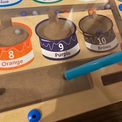 色分け知育おもちゃの画像