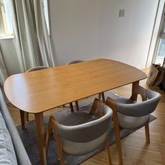 木製ダイニングテーブル（定価78000円)の画像