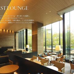 時給1400円～1600円　無料の賄いあり！髪色自由・ネイル・ピアスOK！（規定あり）　業績に応じた賞与あり　高級マンション入居者専用カフェでのホールサービスの画像