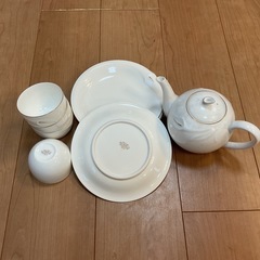 ティーポット＆カップ＆プレート9点セットまとめ売りの画像
